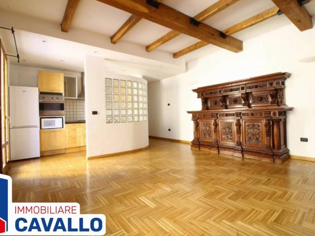 Appartamento in affitto a Bologna via Saragozza, 191, parzialmente arredato, travi a vista, libero subito TrovaCasa