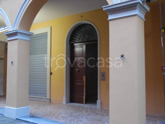 Appartamento in affitto a Bologna via Solferino, 42, non arredato/vuoto, posto auto, nuova costruzione TrovaCasa