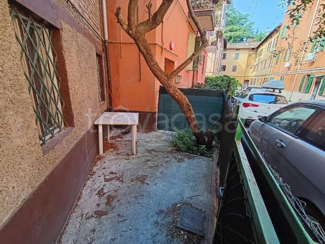 Appartamento in affitto a Bologna via 21 Aprile 1945, arredato, giardino privato, riscaldamento autonomo TrovaCasa