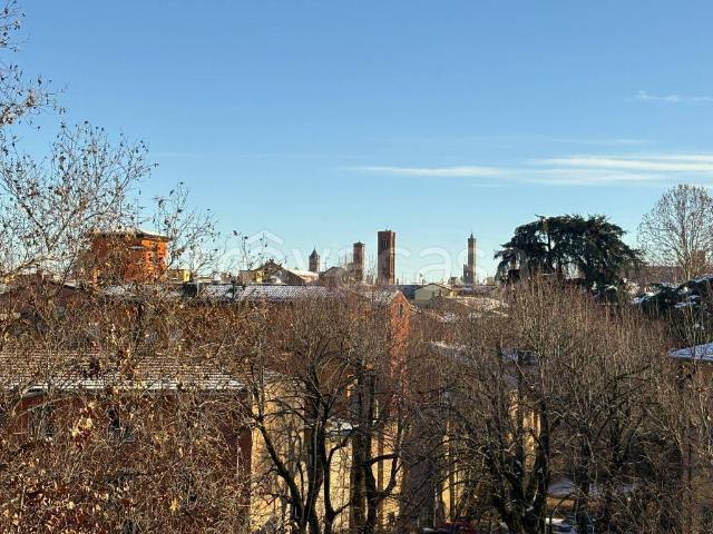 Appartamento in affitto a Bologna viale Carlo Pepoli, 82, non arredato/vuoto, ascensore, luminoso TrovaCasa