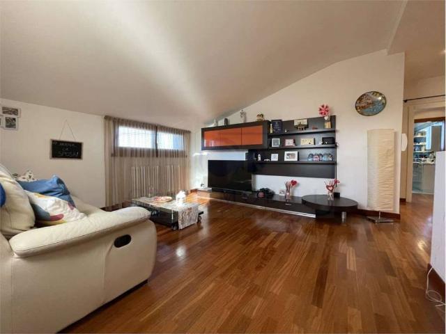 Appartamento in affitto a Bollate MI