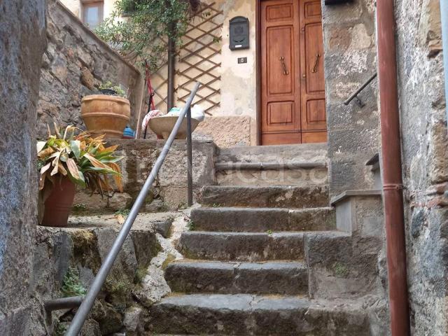 Appartamento in affitto a Bolsena via Porta Fiorentina, arredato, vista lago, centrale TrovaCasa