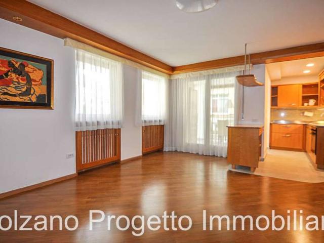 Appartamento in affitto a Bolzano via Fiume, arredato, box, terrazzo TrovaCasa