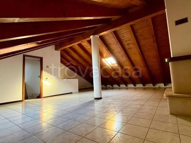 Appartamento in affitto a Bornasco via Mazzini, 5, caminetto, doppia esposizione, cantina TrovaCasa