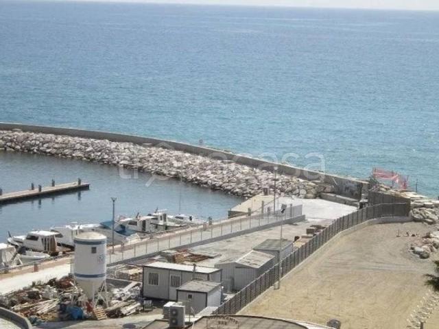 Appartamento in affitto a Borghetto Santo Spirito corso Europa 31 arredato, posto auto, vista mare TrovaCasa
