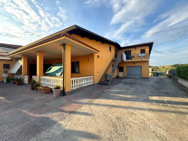 Appartamento in affitto a Borgia CZ