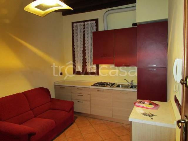 Appartamento in affitto a Borgo Mantovano piazza della Concordia, 2, arredato, terrazzo, immobile di prestigio TrovaCasa