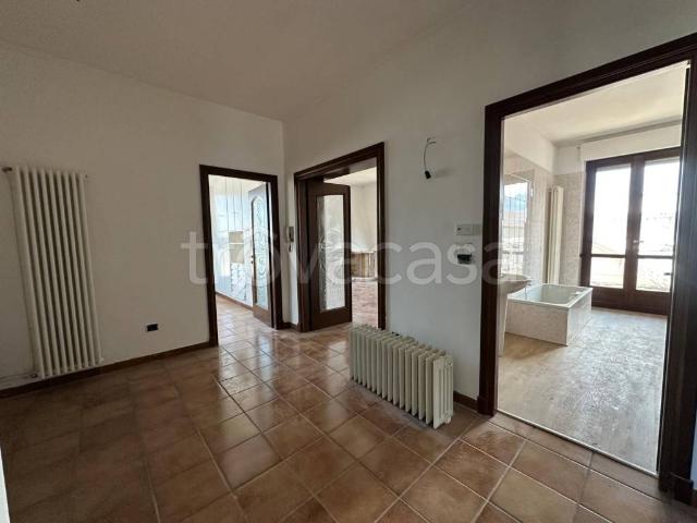 Appartamento in affitto a Borgo San Dalmazzo, posto auto, box, terrazzo TrovaCasa