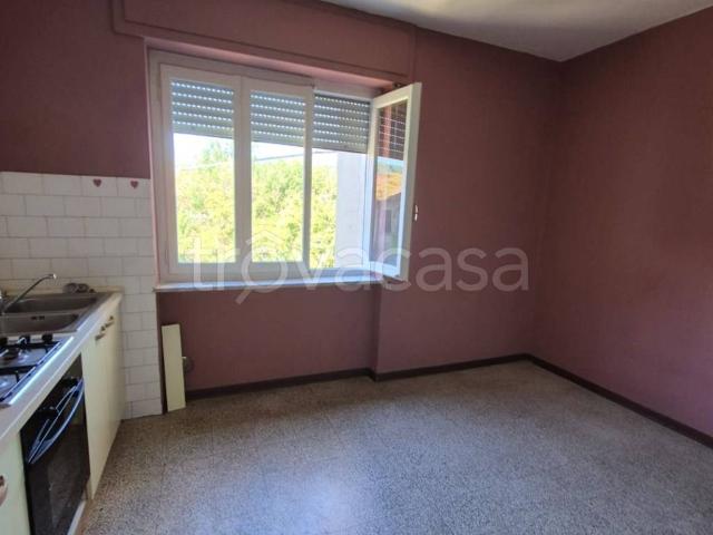 Appartamento in affitto a Borgosesia, non arredato/vuoto, riscaldamento autonomo, cantina TrovaCasa