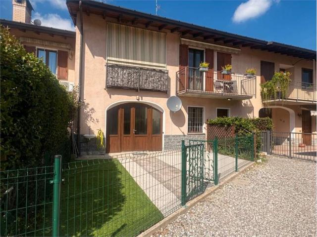 Appartamento in affitto a Brebbia VA