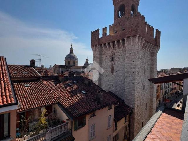 Appartamento in affitto a Brescia corso Goffredo Mameli, 62, arredato, terrazzo, ultimo piano TrovaCasa
