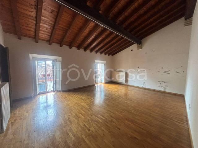 Appartamento in affitto a Brescia via Felice Cavallotti, non arredato/vuoto, centrale, soppalco TrovaCasa
