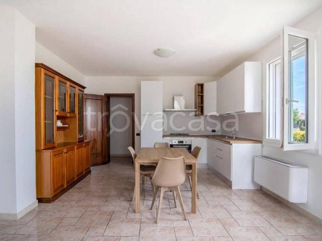 Appartamento in affitto a Brugine, non arredato/vuoto, giardino privato, box TrovaCasa