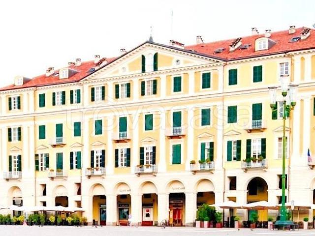 Appartamento in affitto a Cuneo piazza Tancredi Galimberti, arredato, luminoso, angolo cottura TrovaCasa