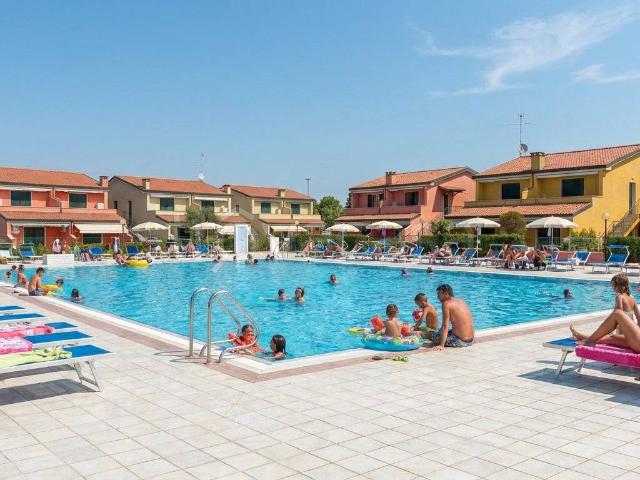 Appartamento in affitto a Caorle via Firenze, 17, arredato, giardino privato, posto auto TrovaCasa