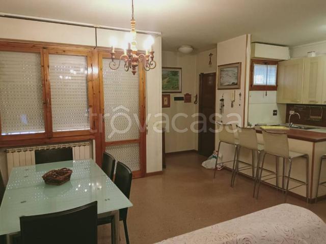 Appartamento in affitto a Calenzano via degli Orti, arredato, terrazzo, cucina abitabile TrovaCasa