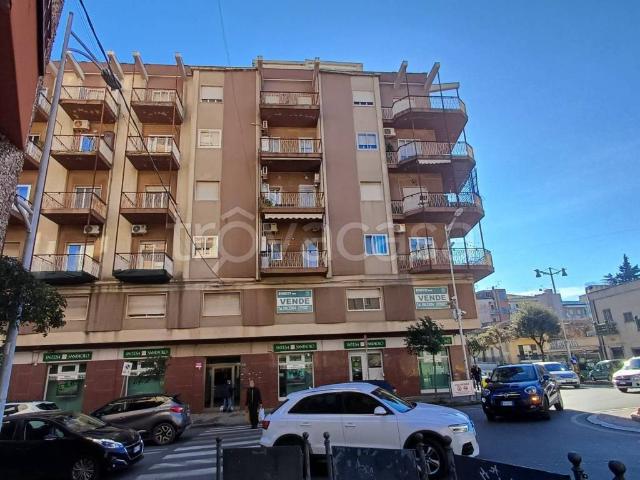 Appartamento in affitto a Caltagirone viale Principe Umberto, 175, non arredato/vuoto, terrazzo, luminoso TrovaCasa