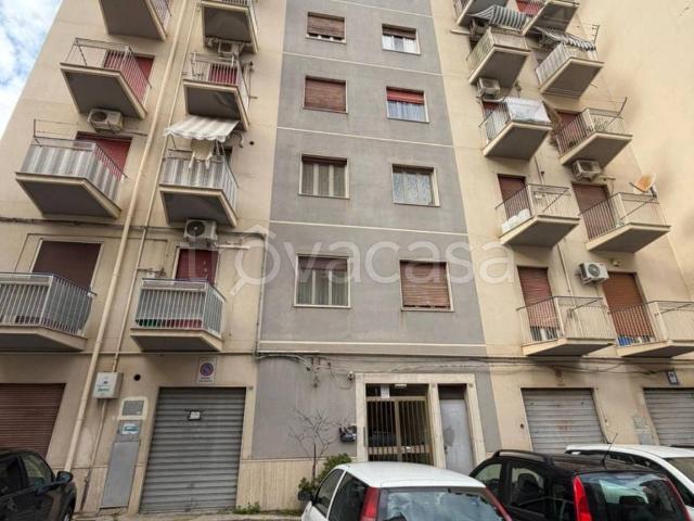 Appartamento in affitto a Caltanissetta via Ruggero Settimo, 50, arredato, ascensore, luminoso TrovaCasa