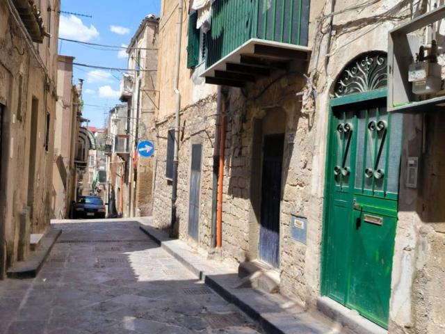 Appartamento in affitto a Caltanissetta via San Cataldo, 21, arredato, riscaldamento autonomo, ristrutturato TrovaCasa