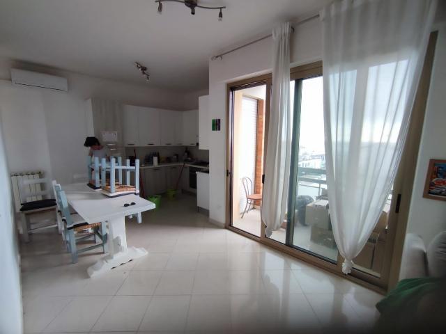 APPARTAMENTO in AFFITTO a CAMAIORE di 4 vani