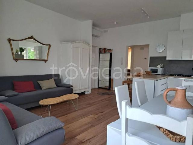 Appartamento in affitto a Camaiore via Giosuè Carducci, giardino, posto auto, terrazzo TrovaCasa