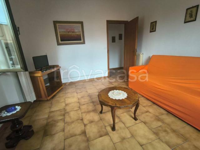 Appartamento in affitto a Camaiore viale Cristoforo Colombo, arredato, terrazzo, vista mare TrovaCasa