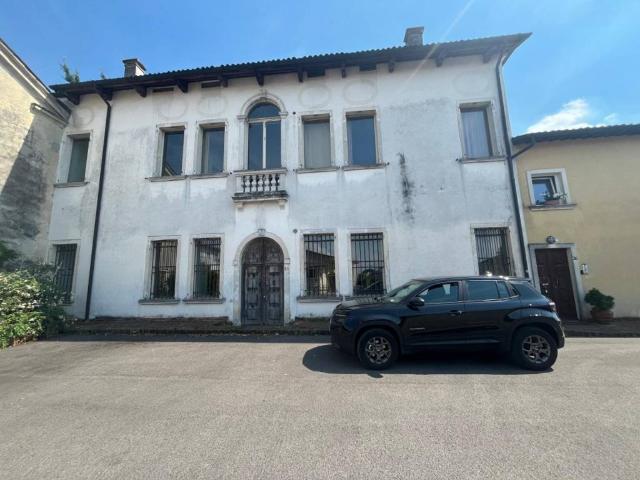 Appartamento in affitto a Camisano Vicentino via Zanella, arredato, ultimo piano, vasca idromassaggio TrovaCasa