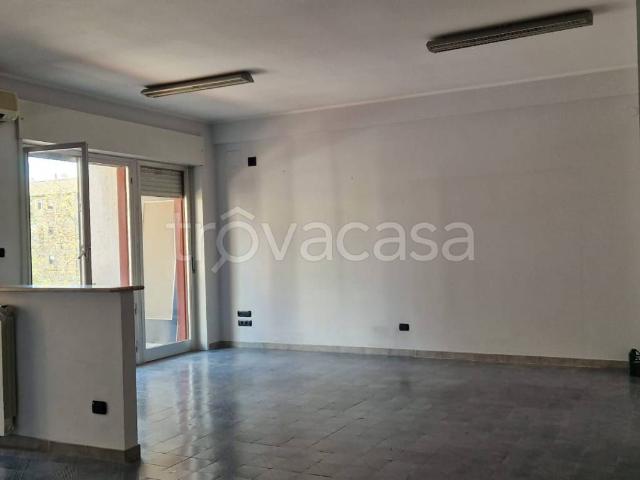 Appartamento in affitto a Campobasso viale 24 Maggio, 181, non arredato/vuoto, ascensore, lavanderia TrovaCasa