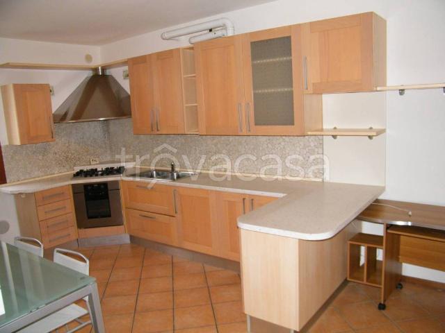 Appartamento in affitto a Campodoro, arredato, box, cucina abitabile TrovaCasa