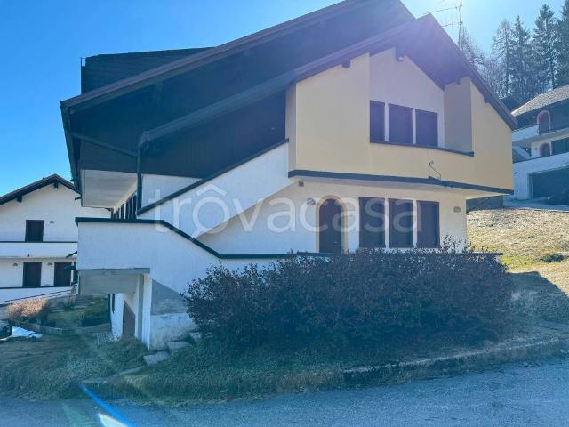 Appartamento in affitto a Canove di Roana via Villaggio dei Pini, arredato, terrazzo, balcone TrovaCasa