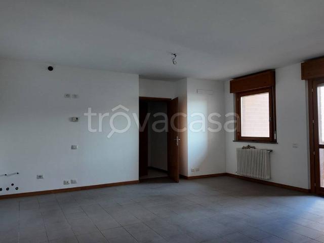 Appartamento in affitto a Canonica d'Adda, non arredato/vuoto, terrazzo, centrale TrovaCasa