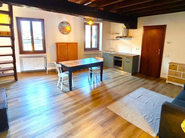 Appartamento in affitto a Cantù CO