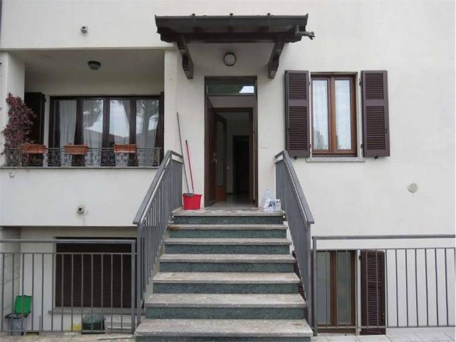 Appartamento in affitto a Casnate con Bernate CO
