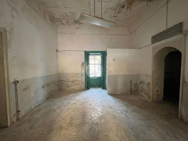 Appartamento in affitto a Casavatore via antonio locatelli, 40, da ristrutturare, centrale, vicinanze negozi TrovaCasa