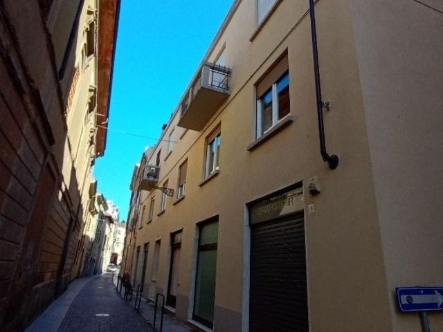 Appartamento in affitto a Casale Monferrato via piccaroli, non arredato/vuoto, riscaldamento autonomo, ascensore TrovaCasa