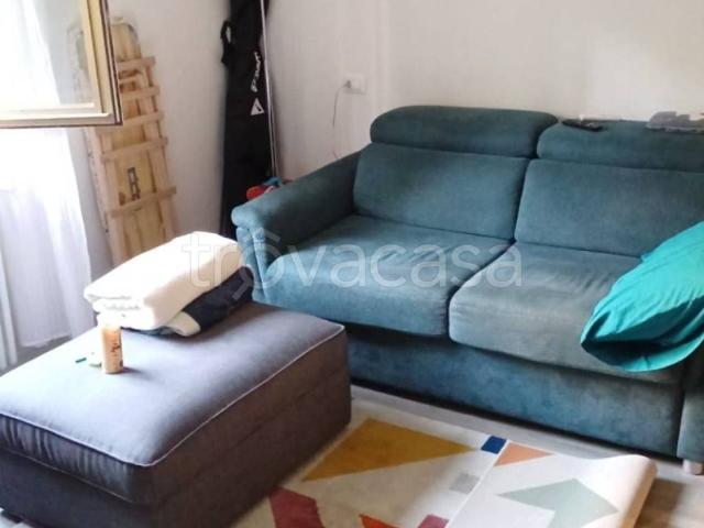 Appartamento in affitto a Casalecchio di Reno via dei Carracci, parzialmente arredato, centrale, cantina TrovaCasa