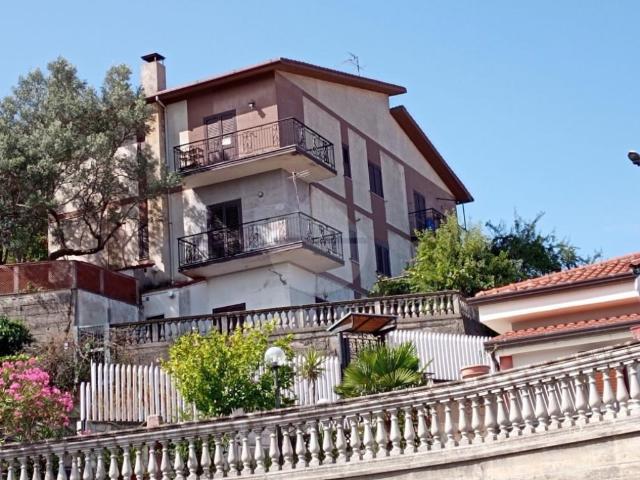 Appartamento in affitto a Casali del Manco via Amendola, giardino, posto auto, riscaldamento autonomo TrovaCasa