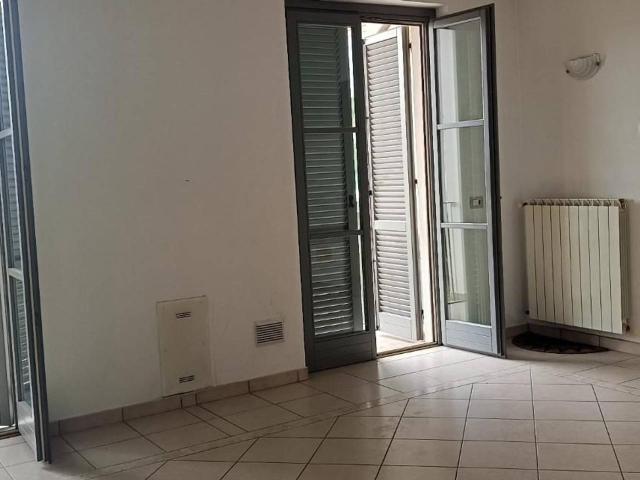 Appartamento in affitto a Cascina