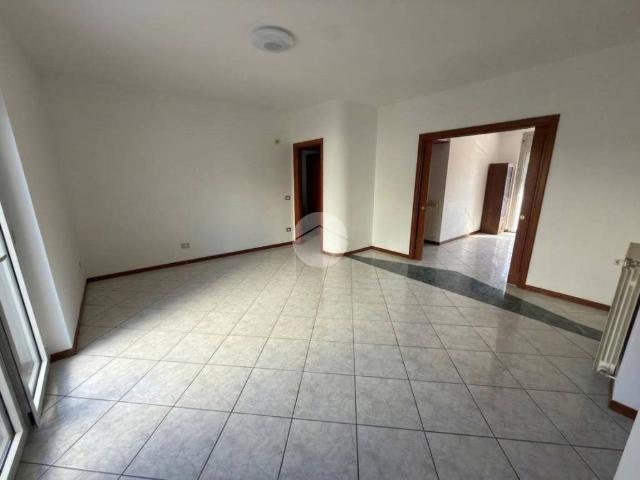 Appartamento in affitto a Caserta CE