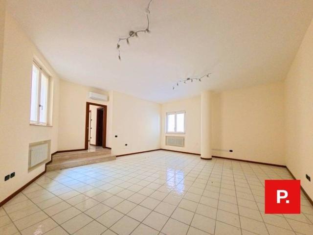 Appartamento in affitto a Caserta CE