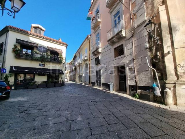 Appartamento in affitto a Caserta largo Sant'elena, 1/a, arredato, ascensore, centrale TrovaCasa