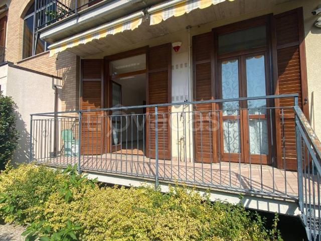 Appartamento in affitto a Cassano Magnago via Federico Confalonieri, non arredato/vuoto, giardino privato, box TrovaCasa