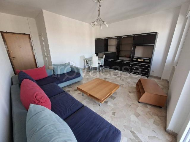 Appartamento in affitto a Cassina de' Pecchi piazza Decorati al Valore Civile, arredato, cantina, balcone TrovaCasa