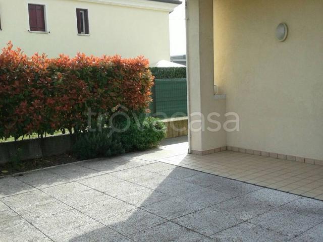 Appartamento in affitto a Cassola via Portile, giardino privato, box, parzialmente arredato TrovaCasa