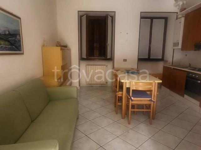 Appartamento in affitto a Castano Primo piazza Giuseppe Mazzini, arredato, lavatrice, cucina a vista TrovaCasa