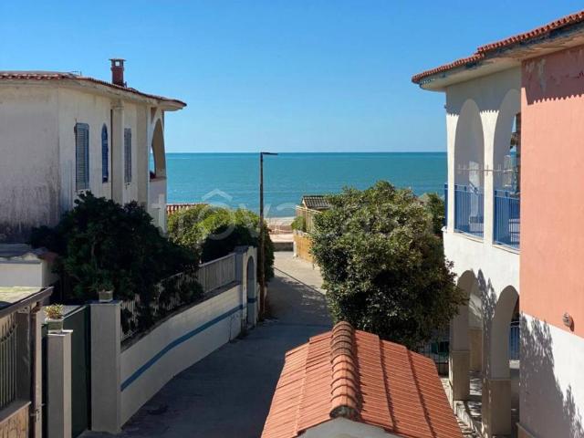Appartamento in affitto a Castel Volturno viale dei Ficus, arredato, terrazzo, balcone TrovaCasa