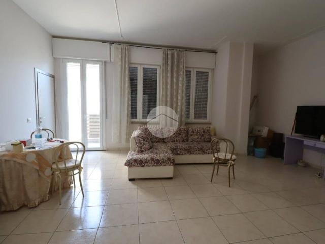 Appartamento in affitto a Castel d'Ario piazza Giuseppe Garibaldi, 66, terrazzo, parzialmente arredato, lavanderia TrovaCasa