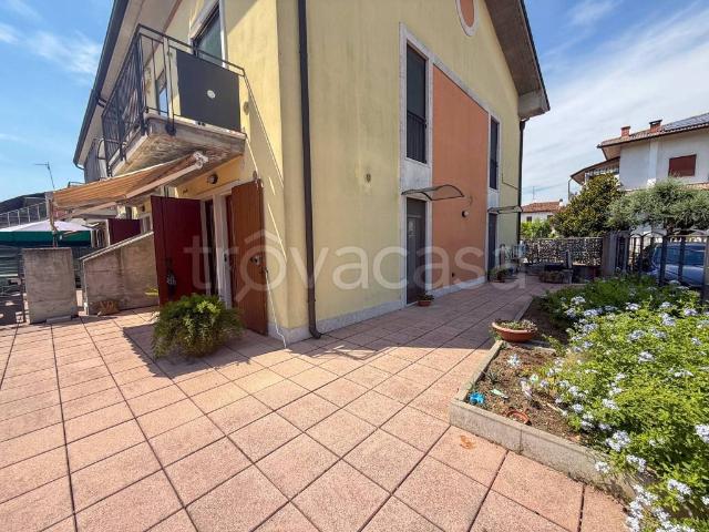 Appartamento in affitto a Castel d'Azzano via Bosco, 24, arredato, giardino privato, box TrovaCasa