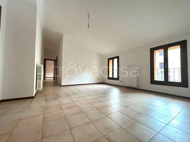 Appartamento in affitto a Castel San Pietro Terme, non arredato/vuoto, ultimo piano, centrale TrovaCasa