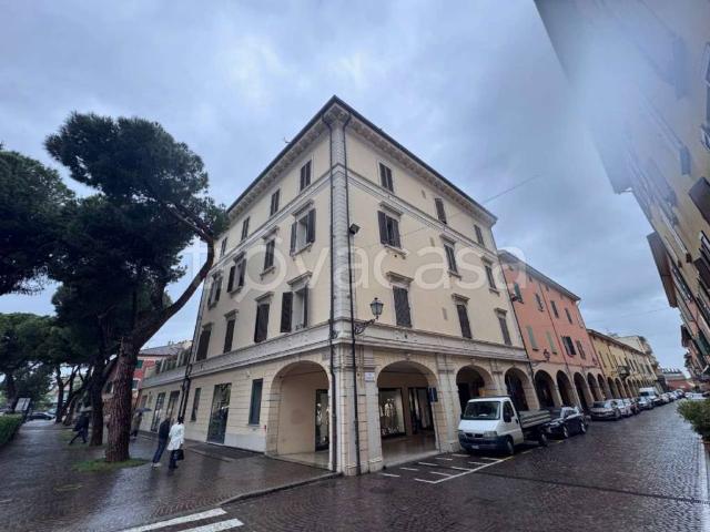 Appartamento in affitto a Castel San Pietro Terme via Cavour, arredato, posto auto, box TrovaCasa